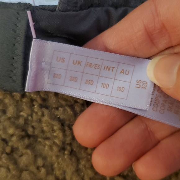 3/$15 Savage Fenty Floral Lace Convertible Bra 32D - Picture 6 of 7